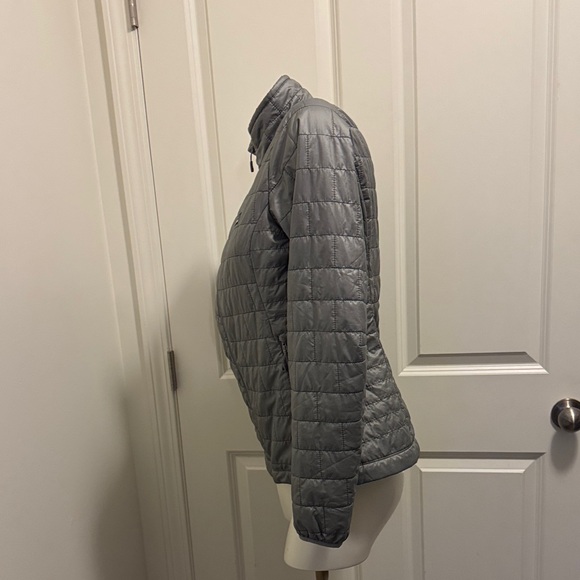 Patagonia Women's Gray Light Weight Quilted Puffer Jacket - Picture 7 of 10